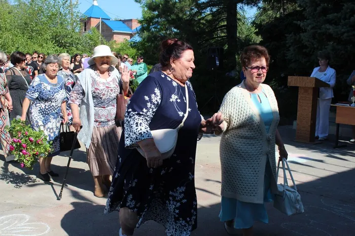 photo_5368811735814888994_w