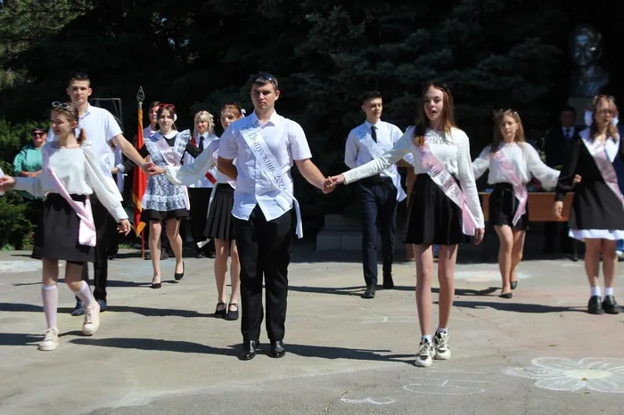 photo_5368811735814889065_w