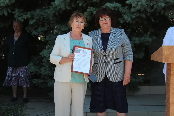 photo_5368811735814889042_w