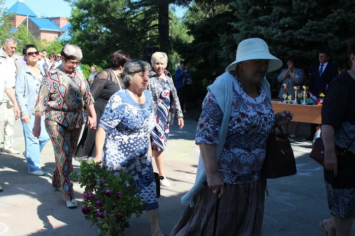 photo_5368811735814888996_w