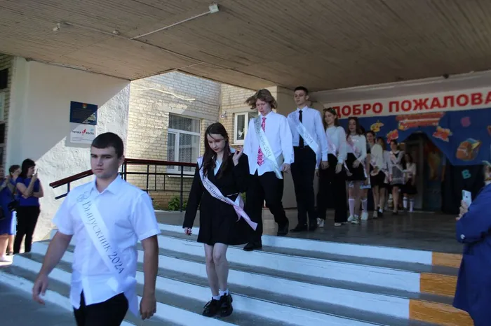 photo_5368811735814888982_w