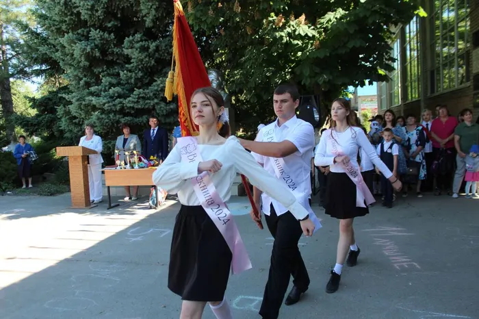 photo_5368811735814888998_w