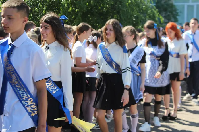 photo_5368811735814889085_w