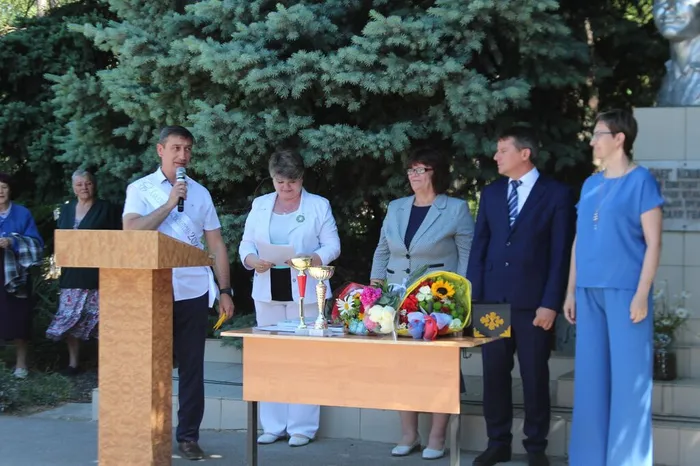 photo_5368811735814889056_w