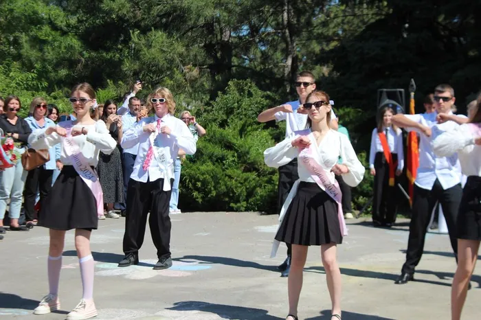 photo_5368811735814889059_w