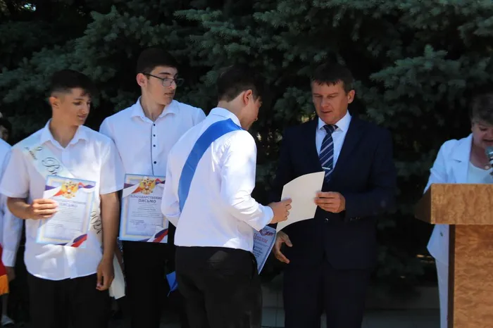 photo_5368811735814889038_w