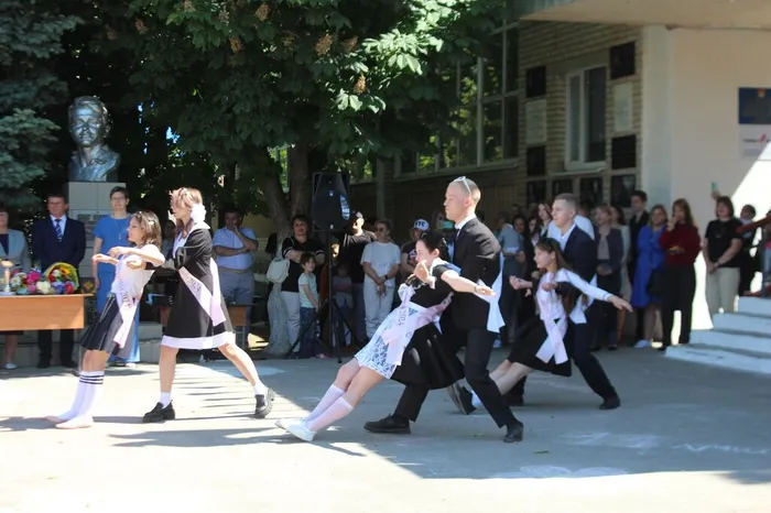 photo_5368811735814889061_w