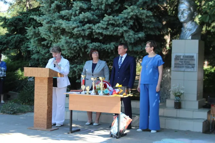 photo_5368811735814888979_w