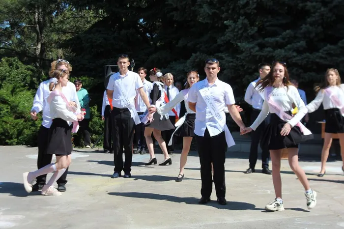 photo_5368811735814889063_w