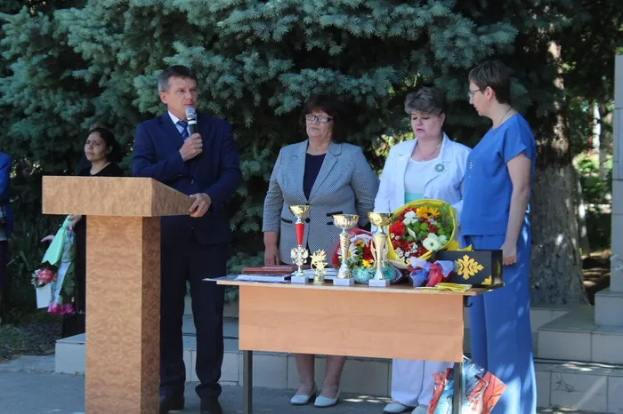 photo_5368811735814889005_w