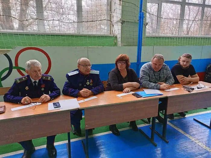 photo_5375382898338813272_y