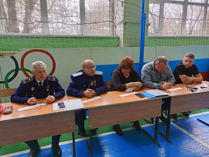 photo_5375382898338813268_y