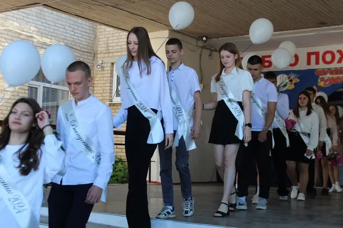 photo_5368811735814888989_w