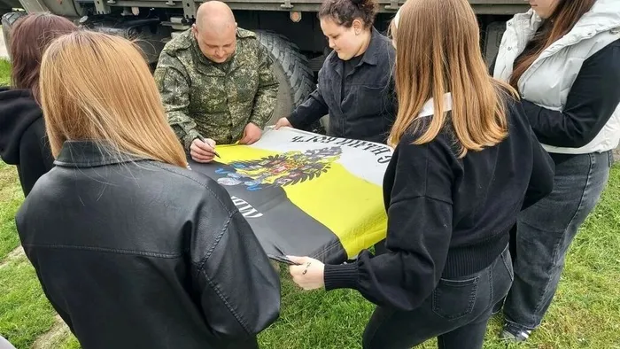 10dee4e0-69e6-44bc-8a5e-32542b21b414