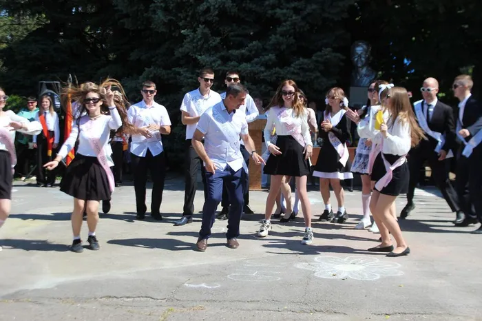 photo_5368811735814889067_w