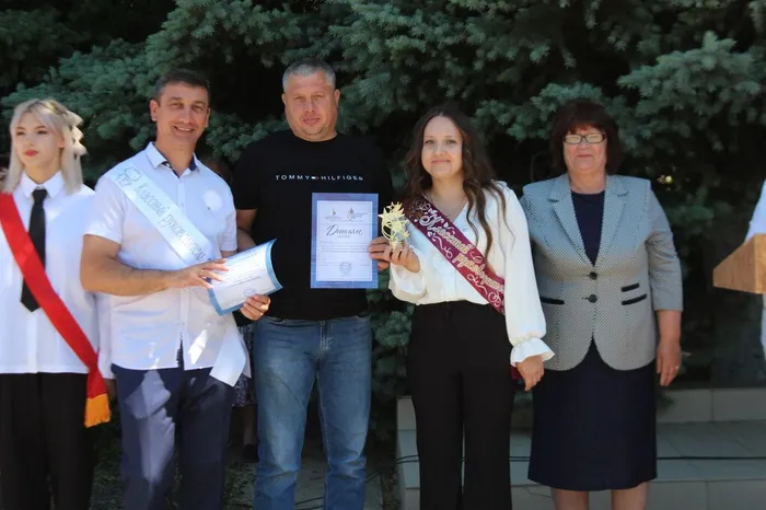 photo_5368811735814889043_w