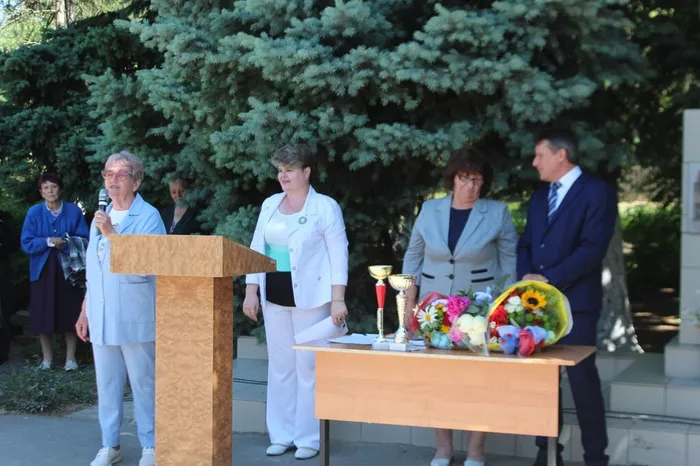 photo_5368811735814889051_w