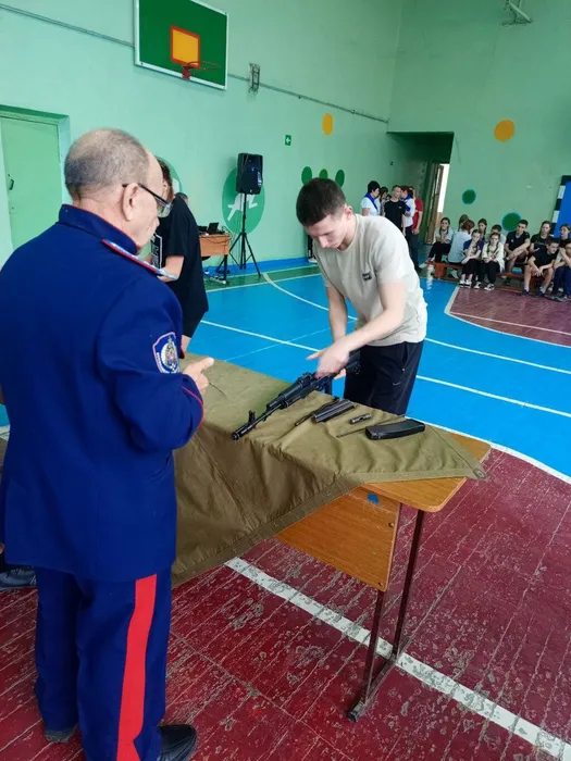 photo_5375382898338813243_y