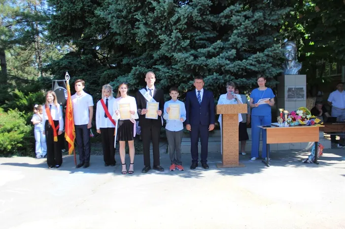 photo_5368811735814889037_w