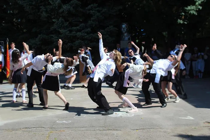 photo_5368811735814889066_w